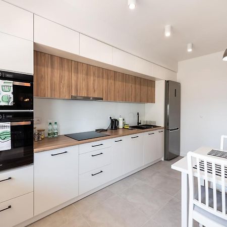 Luksusowy Apartament Nad Balatonem Apartment Varşovia Exterior foto