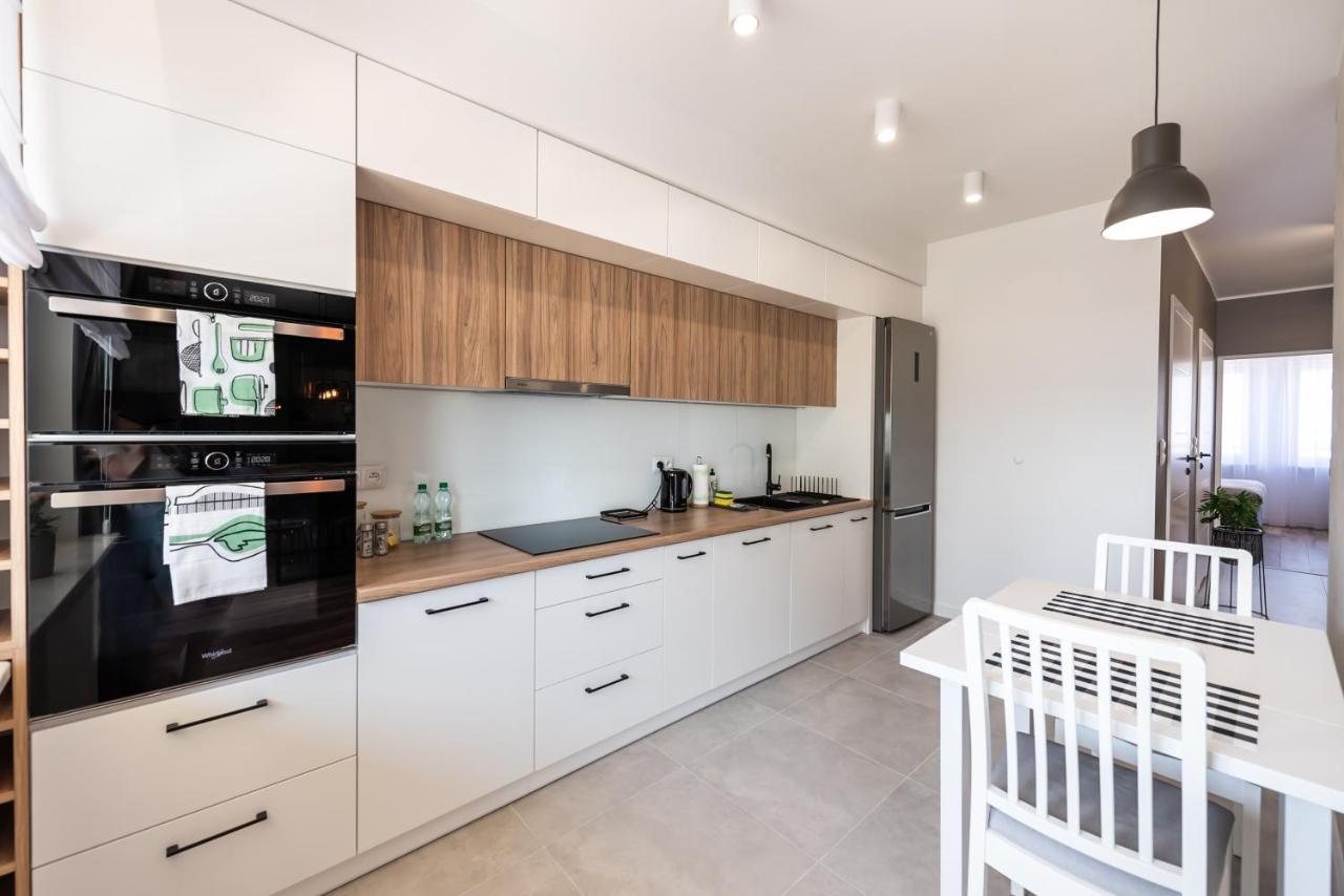 Luksusowy Apartament Nad Balatonem Apartment Varşovia Exterior foto