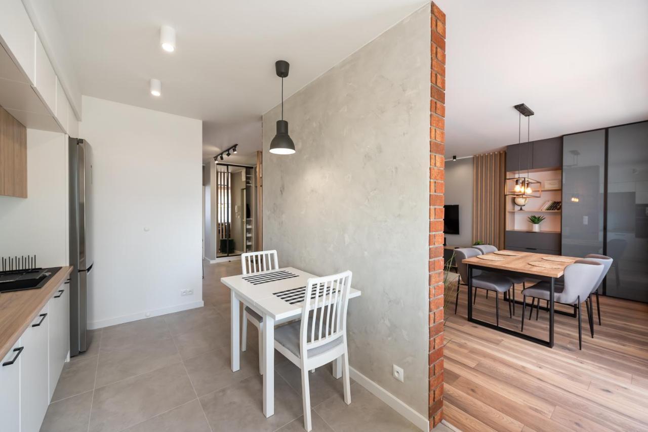 Luksusowy Apartament Nad Balatonem Apartment Varşovia Exterior foto