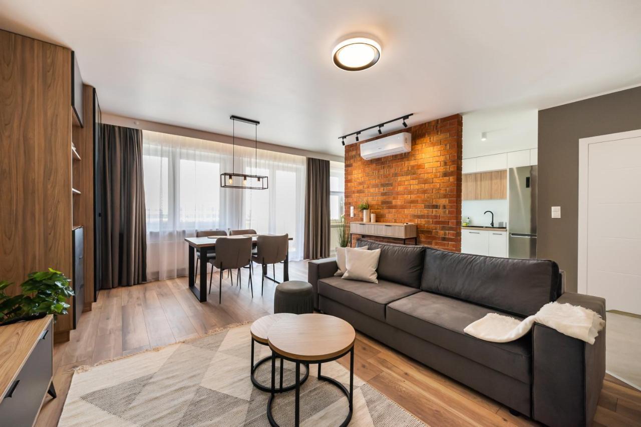 Luksusowy Apartament Nad Balatonem Apartment Varşovia Exterior foto