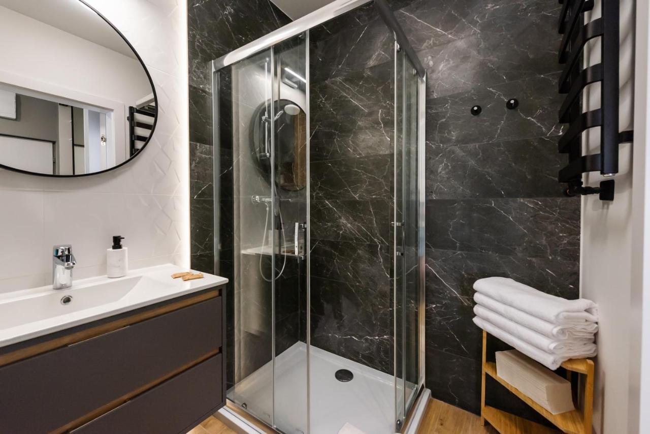 Luksusowy Apartament Nad Balatonem Apartment Varşovia Exterior foto