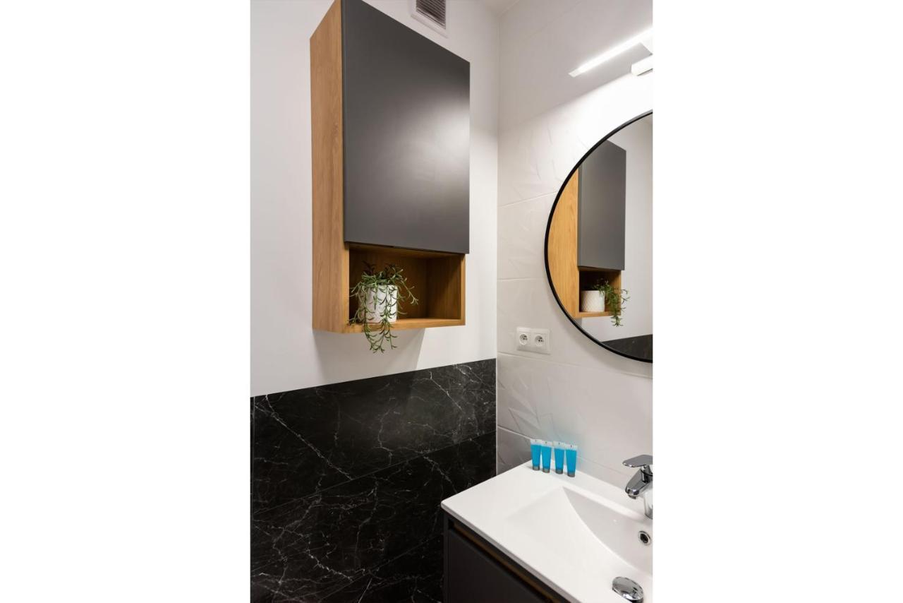 Luksusowy Apartament Nad Balatonem Apartment Varşovia Exterior foto